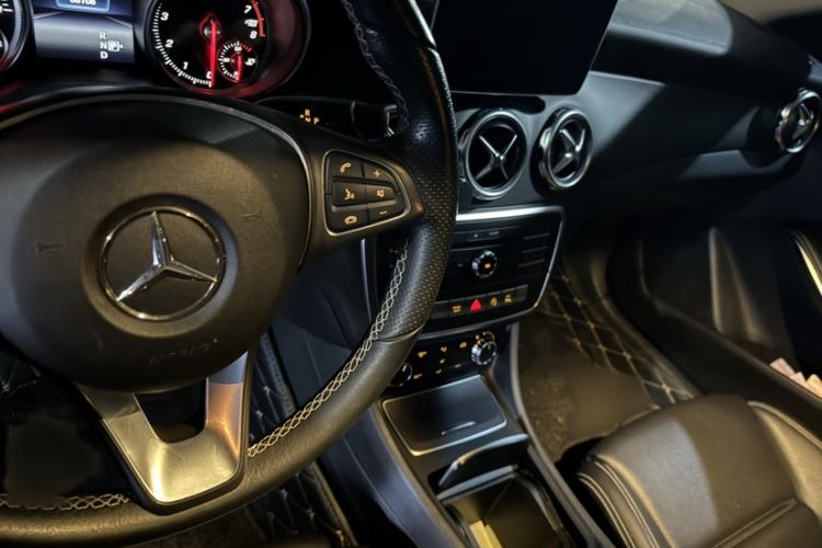 Used Mercedes-Benz GLA 2017 GLA 200 Fashion Model
