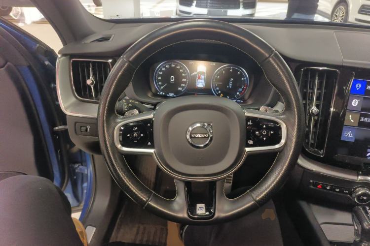 Used Volvo XC60 2018 T5 4x4 Smart & Sporty Edition