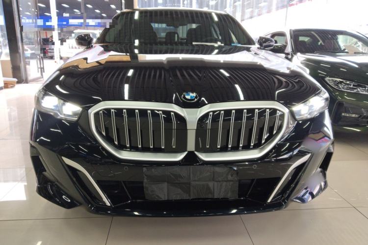 Used BMW 5 Series 2024 530Li Luxury Edition M Sport Package