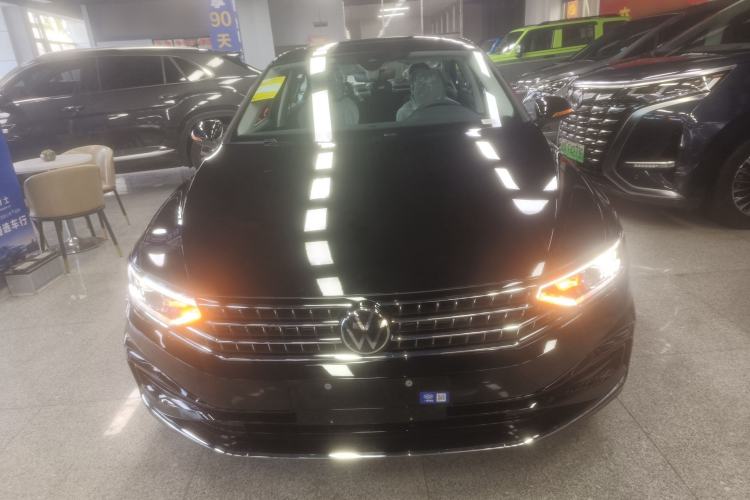 Used Volkswagen Magotan 2026 30 Million Vehicles Selected Model 380TSI DSG Luxury Edition
