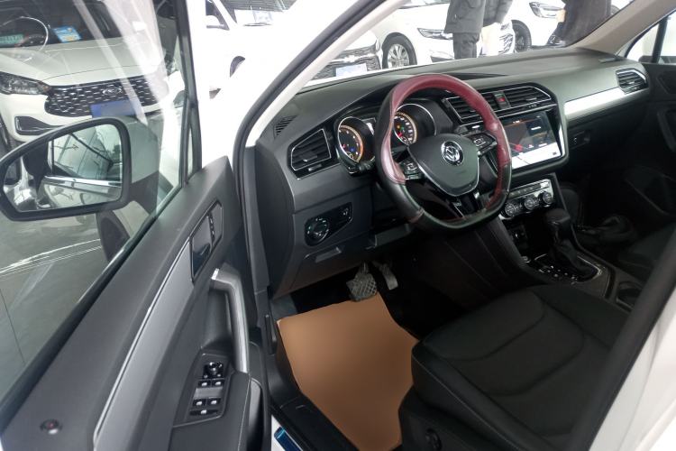 Used Volkswagen Tiguan L 2019 Updated Version 330TSI Automatic Two-Wheel Drive Panoramic Comfort Edition China VI Standard