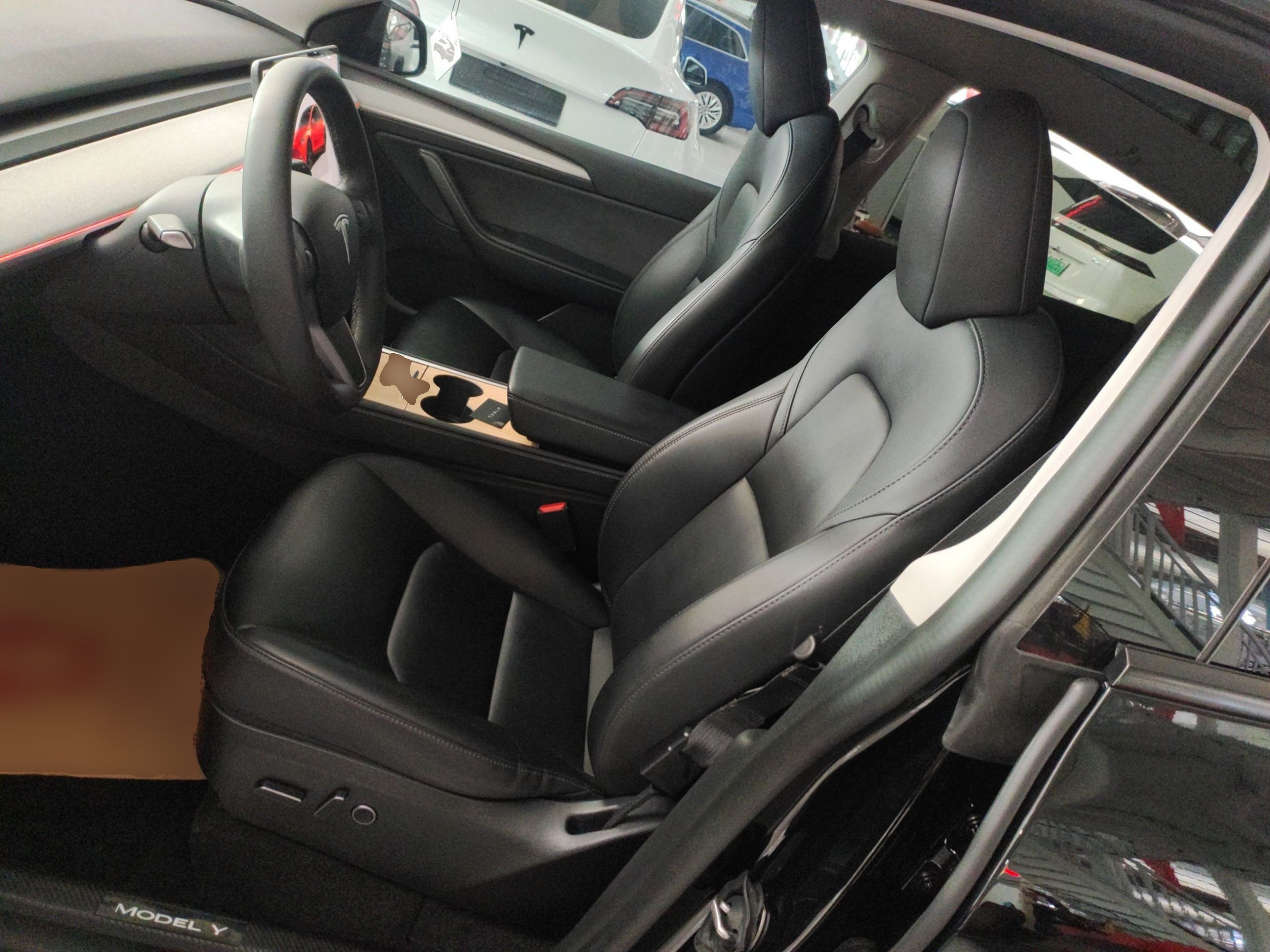 Переднее сиденье в автомобиле