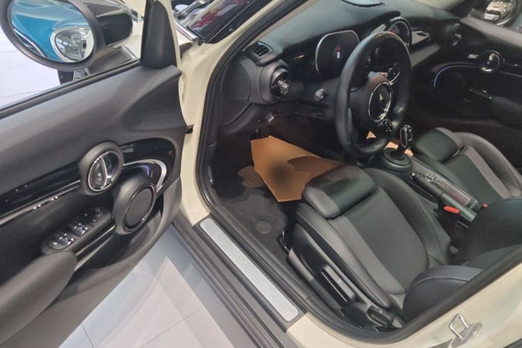 Used MINI MINI 2022 1.5T COOPER Classic Edition Five-Door Version