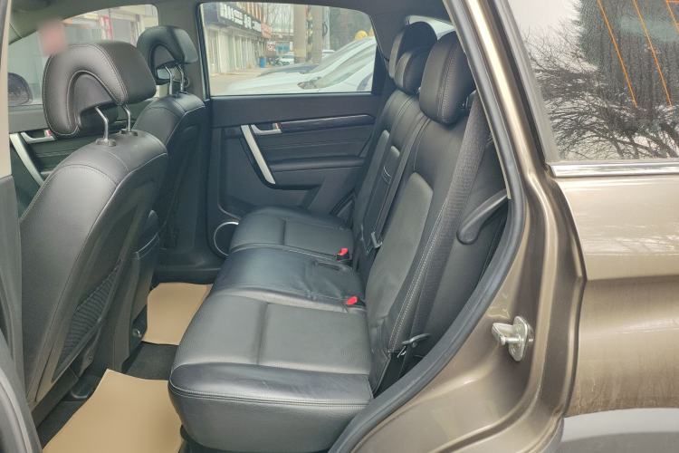 Used Chevrolet Captiva 2015 2.4L 4x4 Flagship Edition 7-Seater
