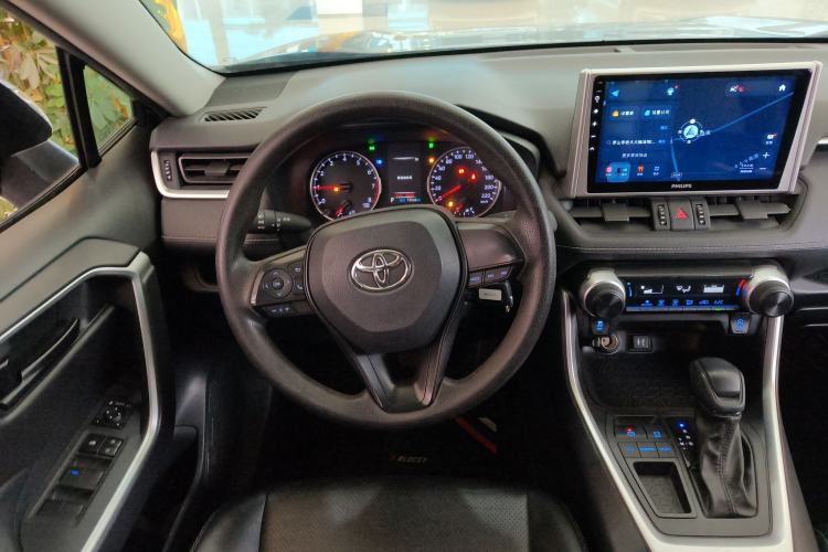 Used Toyota Wildlander 2022 Updated Version 2.0L CVT Two-Wheel Drive Leading Edition
