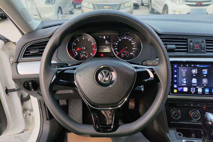 Used Volkswagen Lamando 2017 230TSI DSG Fashion Edition
