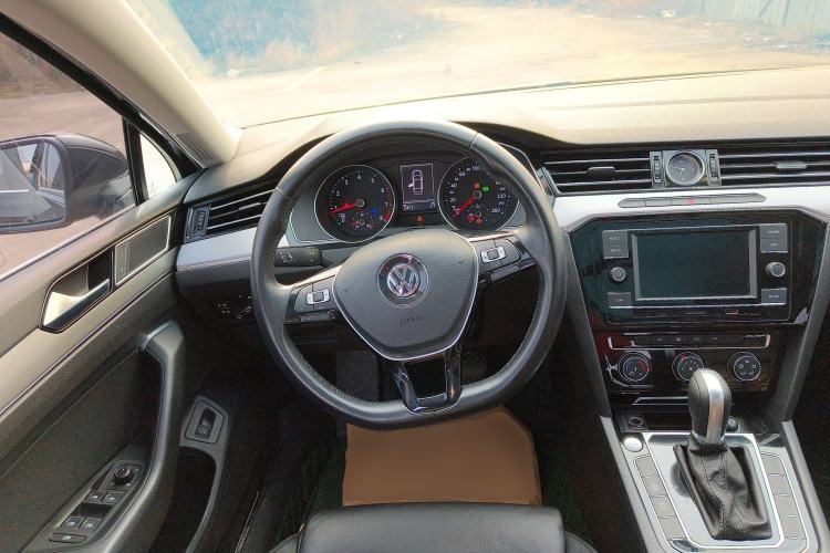 Used Volkswagen Magotan 2018 330TSI DSG Advanced Model
