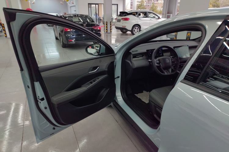 Used BYD Qin PLUS 2025 DM-i Smart Drive 55KM Leading Model