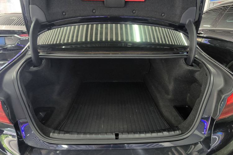 Used BMW 5 Series 2019 Restyled 530Li Luxury Edition M Sport Package
