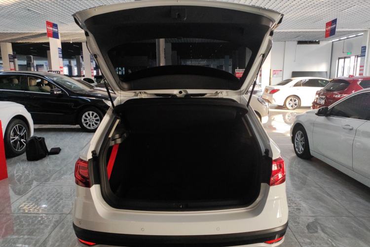 Used Volkswagen C-TREK 2018 230TSI DSG Luxury Model
