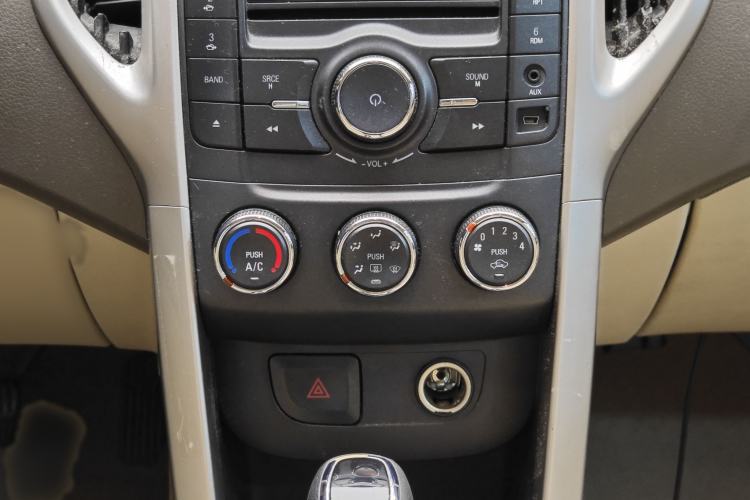 Used Baojun 630 2014 1.5L automatic comfort version
