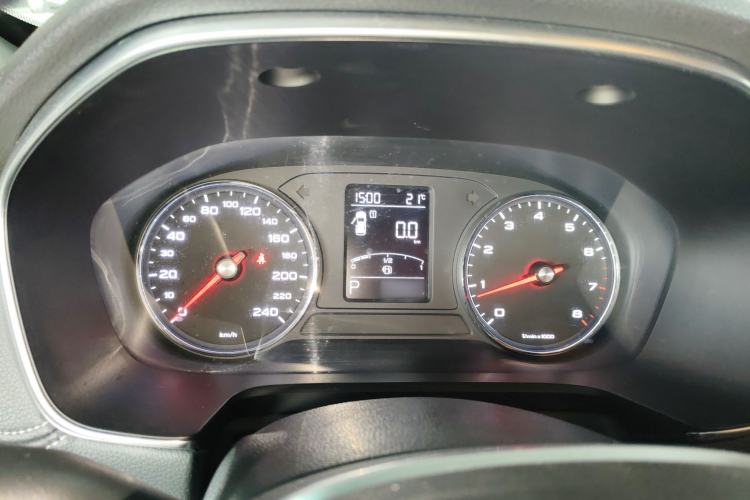 Used Roewe RX5 2016 20T Two-Wheel Drive Automatic Internet Smart Edition
