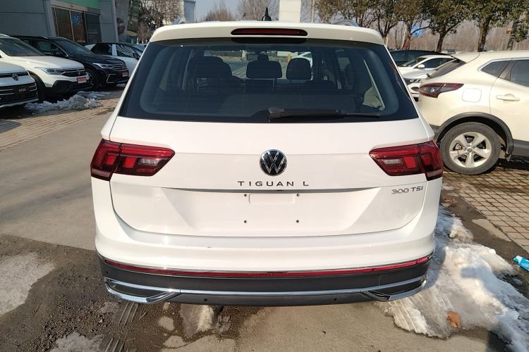 Used Volkswagen Tiguan L 2024 300TSI Automatic Two-Wheel Drive Smart Edition
