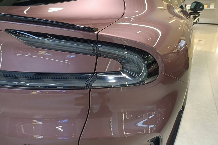 Used  YU7 2025 Ultra-Long Range High-Performance All-Wheel-Drive Max Edition
