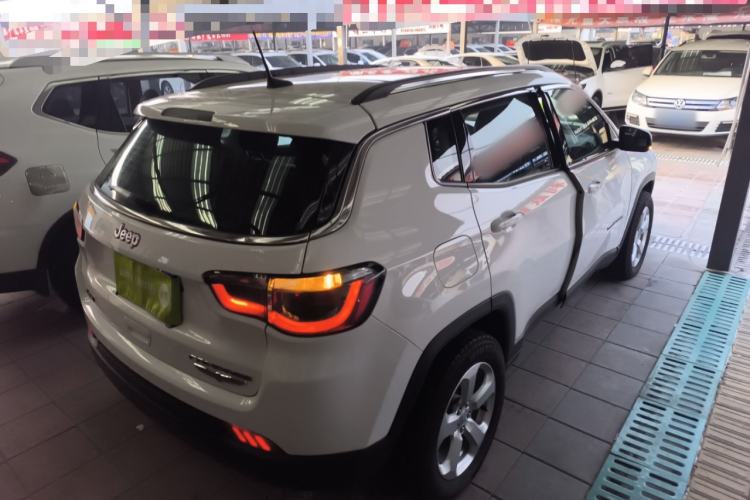 Used  Compass 2017 200T Automatic Family Edition
