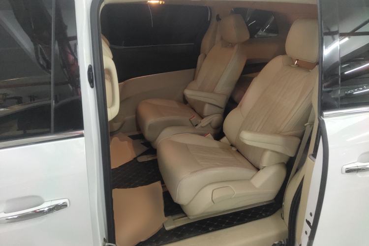 Used Buick GL8 2023 Facelifted Land Cruiser Executive Luxury Version
