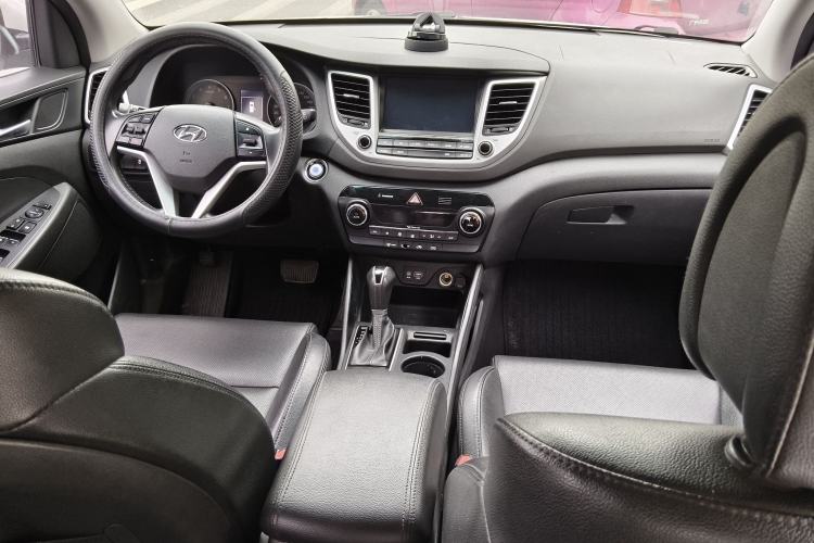 Used Hyundai Tucson 2018 1.6T Dual-Clutch Two-Wheel Drive 15th Anniversary Special Edition
