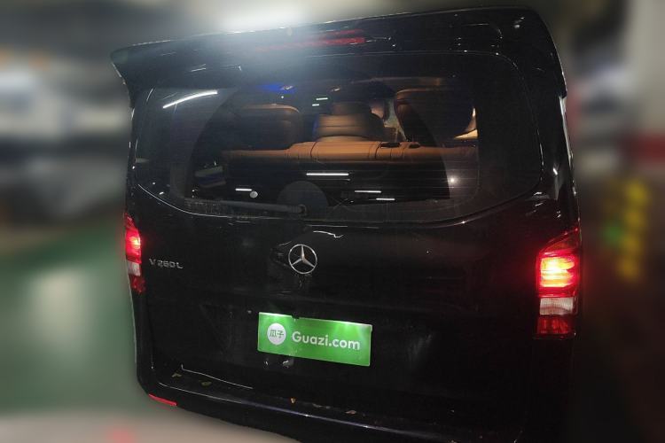 Used Mercedes-Benz Vito 2023 2.0T Elite Version 7 Seats
