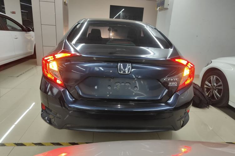 Used Honda Civic 2016 220TURBO CVT Luxury Edition
