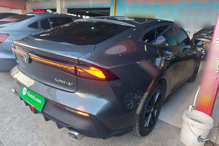 Used Changan UNI-V 2022 1.5T Prestige Version
