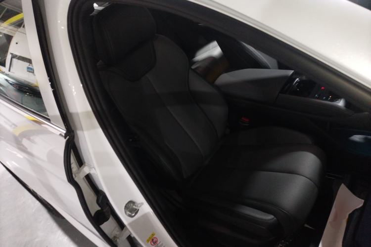 Used BYD Qin L 2025 DM-i Smart Drive 120KM Leading Model
