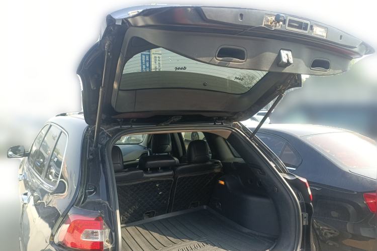 Used Jeep Cherokee 2016 2.4L Leading Edition
