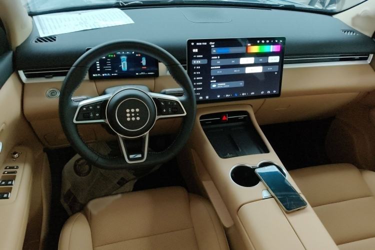 Used  E5 PLUS 2025 165 km Long-Range Version PLUS 5-Seater