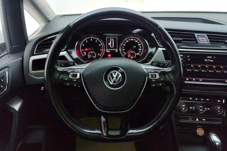 Used Volkswagen Touran 2018 Volkswagen Touran L 280TSI DSG Boundary Edition 7 Seats China VI Standard
