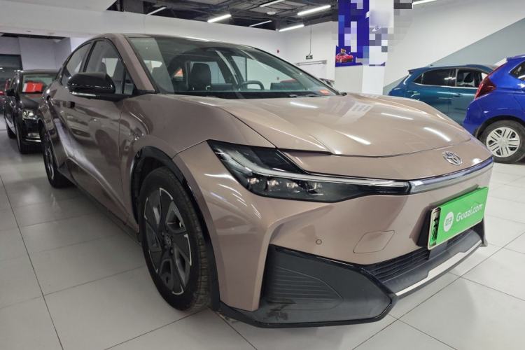 Used Toyota bZ3 2023 616 km Long-Range Premium
