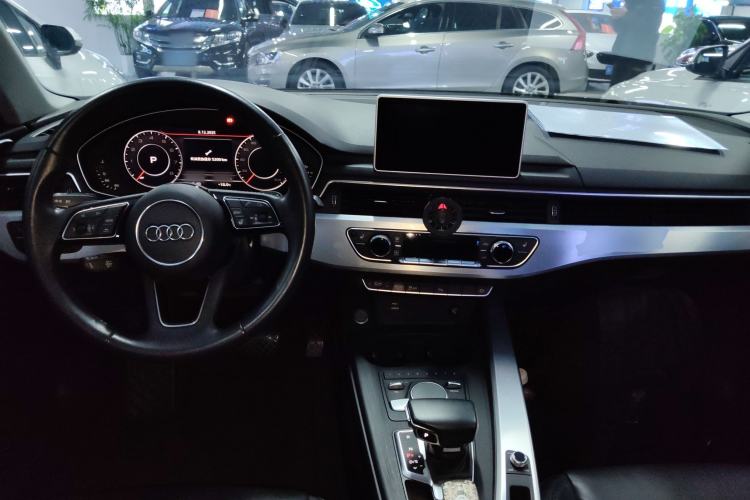 Used Audi A4L 2018 30th Anniversary Edition 40 TFSI Fashion Model
