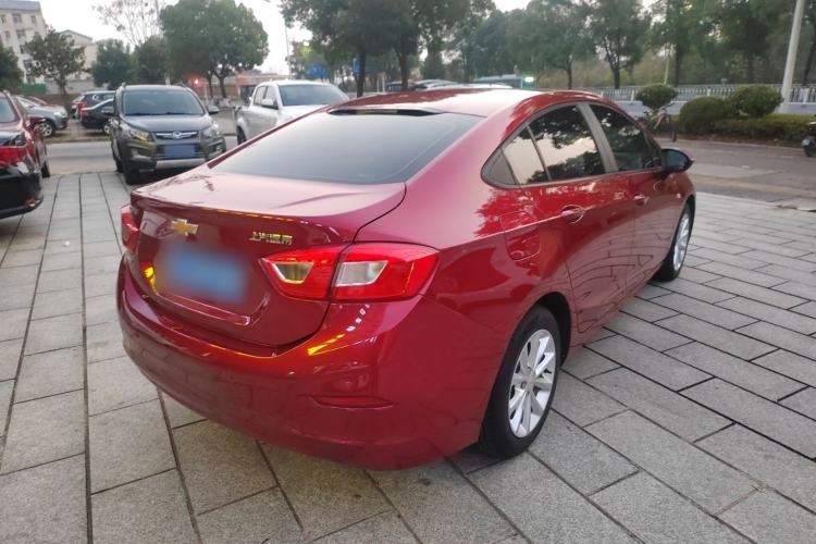 Used Chevrolet Cruze 2018 320 Automatic Pioneer Sunroof Edition
