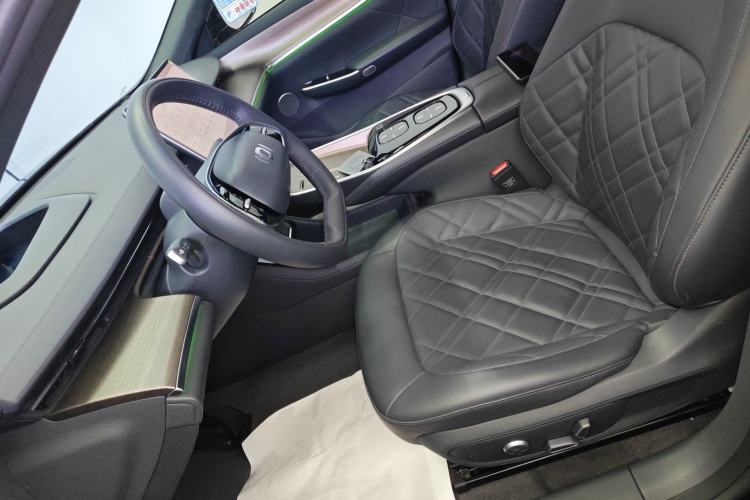 Used  A07 2024 Pure Electric "True Fragrance" Edition 515 Prestige Model
