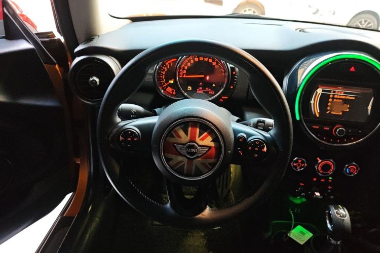 Used  MINI 2014 1.5T COOPER Fun
