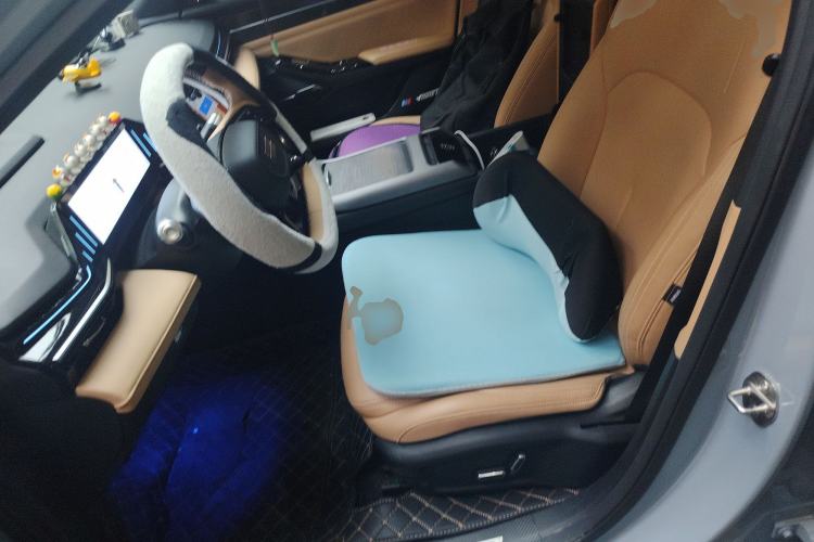 Used Geely Galaxy L6 2023 125km Starship
