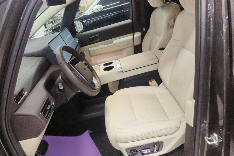 Used Li Auto MEGA 2024 Ultra Model
