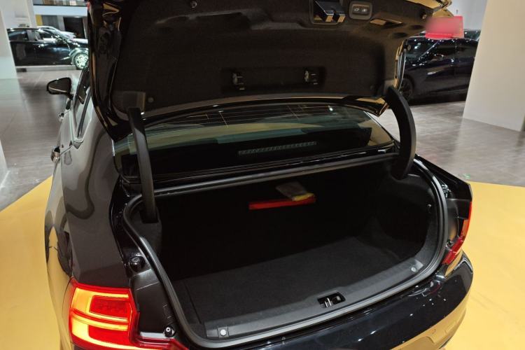 Used Volvo S90 2018 T5 Prestige Edition
