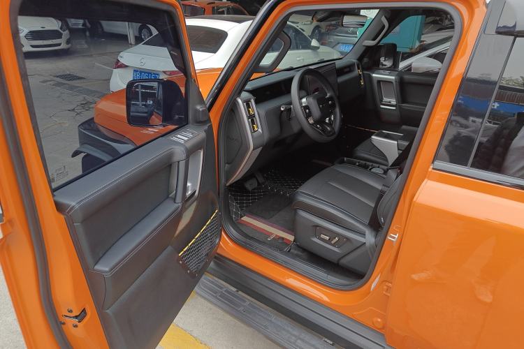 Used  V23 2025 401 Two-Wheel Drive Intelligent Driving Version
