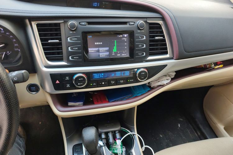 Used Toyota Highlander 2017 2.0T Four-Wheel Drive Luxury Edition 7 Seats