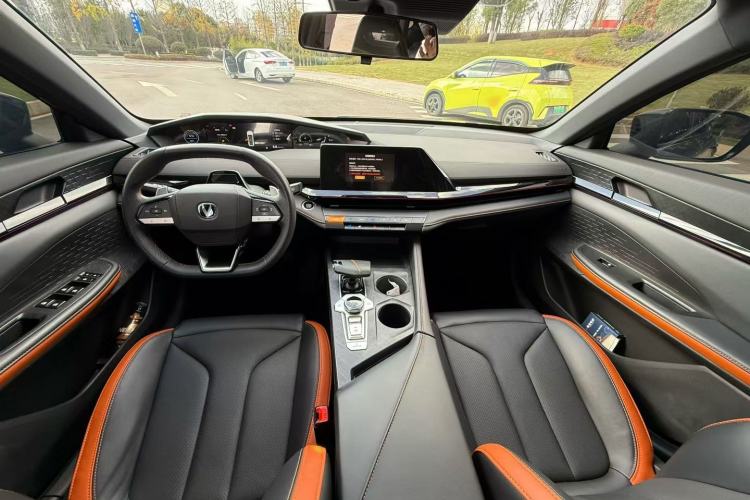 Used Changan UNI-V 2023 1.5T Prestige Model
