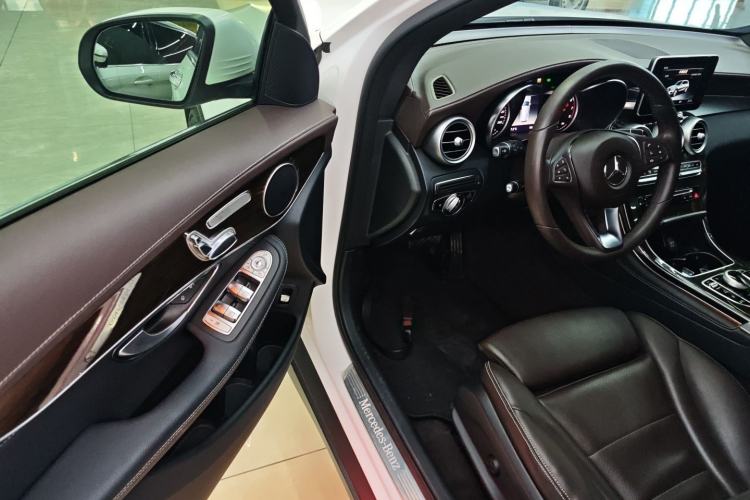 Used Mercedes-Benz GLC 2019 GLC 260 L 4MATIC Dynamic Model