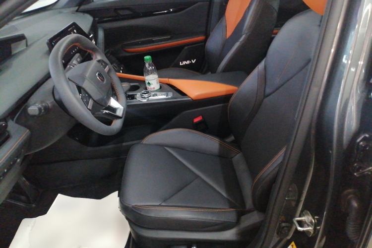 Used Changan UNI-V iDD 2023 ZhiDian iDD 1.5T 113km Smart & Fun Version
