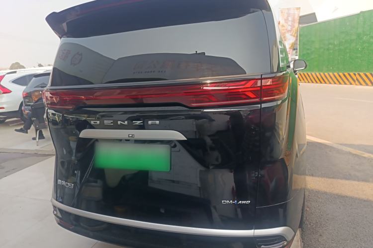 Used Denza D9 2025 DM-i Smart Drive 1020 Four-Wheel Drive Premium Model