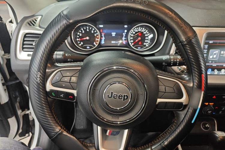 Used  Compass 2017 200T Automatic Family Edition
