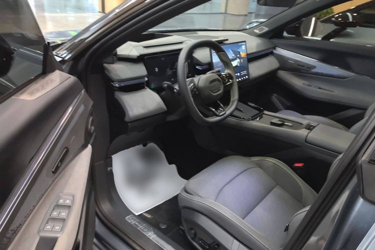 Used Lynk & Co 08 EM-P 2025 245km Ultra-Long Range Halo
