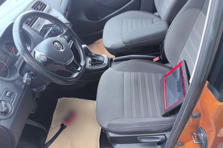 Used Volkswagen Polo 2018 1.5L Cross Polo Automatic
