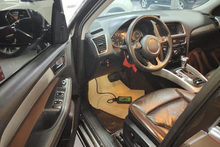 Used Audi Q5 2018 Collector's Edition 40 TFSI Technology Model
