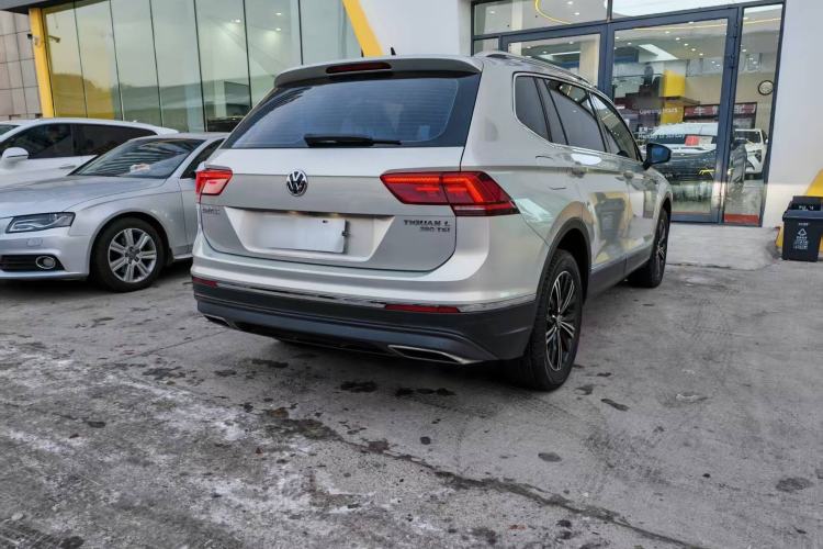 Used Volkswagen Tiguan L 2017 380TSI Automatic All-Wheel-Drive Luxury Edition
