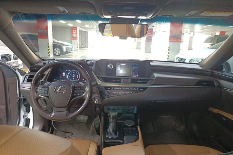 Used Lexus ES 2020 260 Excellence Edition
