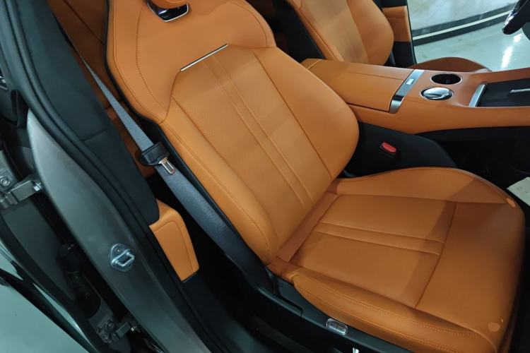 Used  YU7 2025 Ultra-Long Range High-Performance All-Wheel-Drive Max Edition