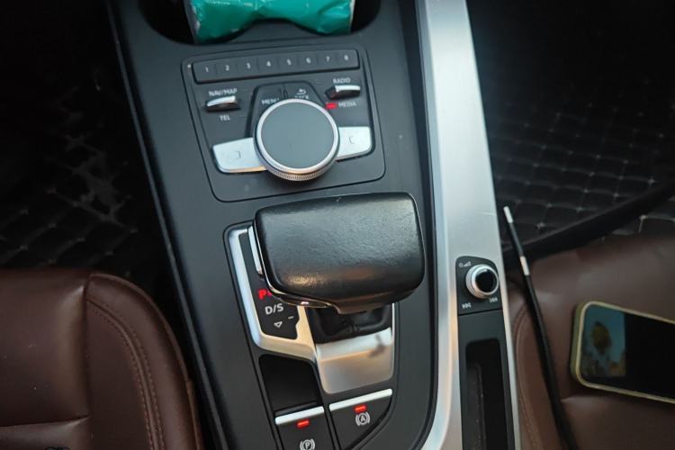 Used Audi A4L 2018 30th Anniversary Edition 40 TFSI Fashion Model
